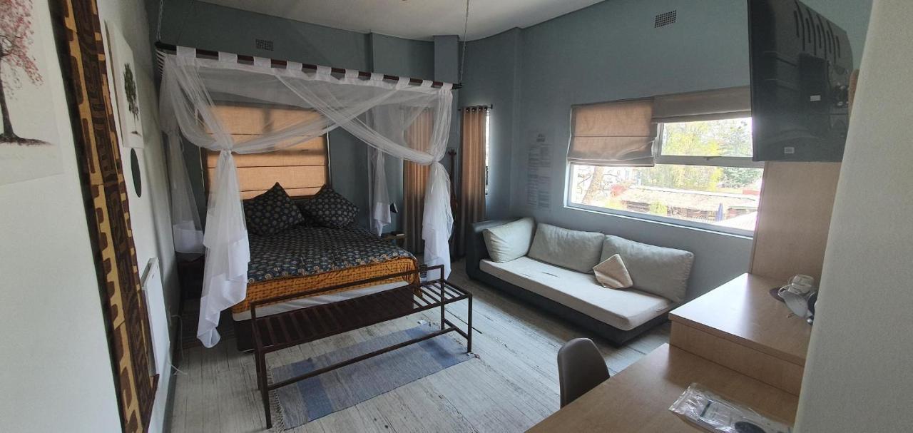 Vondelhof Guesthouse Windhoek Exterior foto